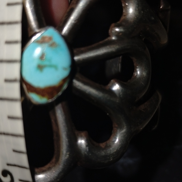 Authentic Sandcast Navajo cuff with genuine turquoise! Vintage/Antique - Picture 10 of 14